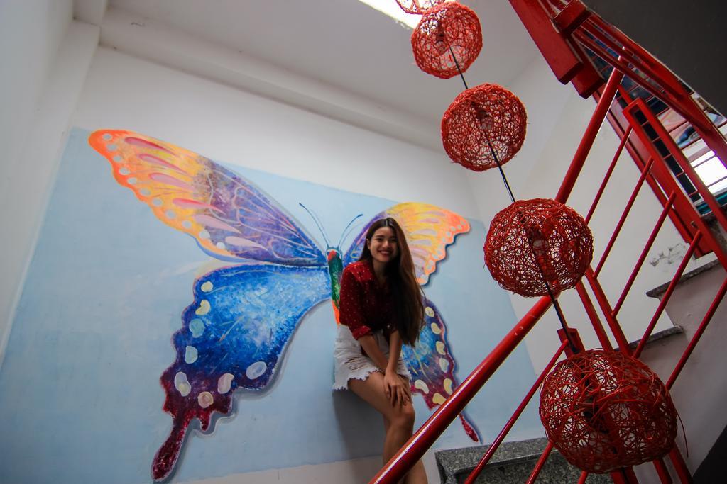 Wanderlust Saigon Hostel & Rooftop Bar Thành Pho Ho Chí Minh Esterno foto
