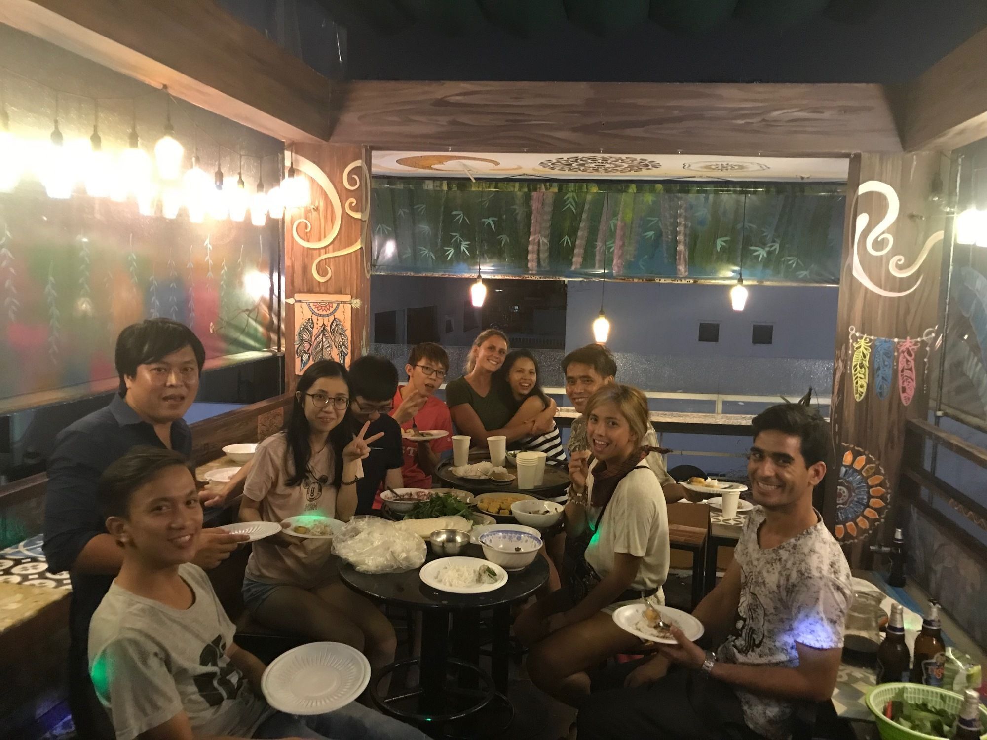 Wanderlust Saigon Hostel & Rooftop Bar Thành Pho Ho Chí Minh Esterno foto